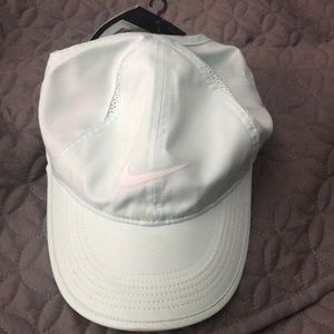 Women’s Nike hat